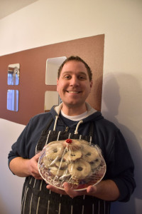 2015-12-23-09-Aaron-Donuts